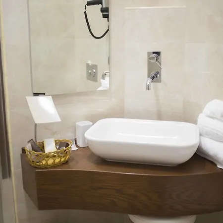 Отель Palazzo Salerno Roggiano Gravina